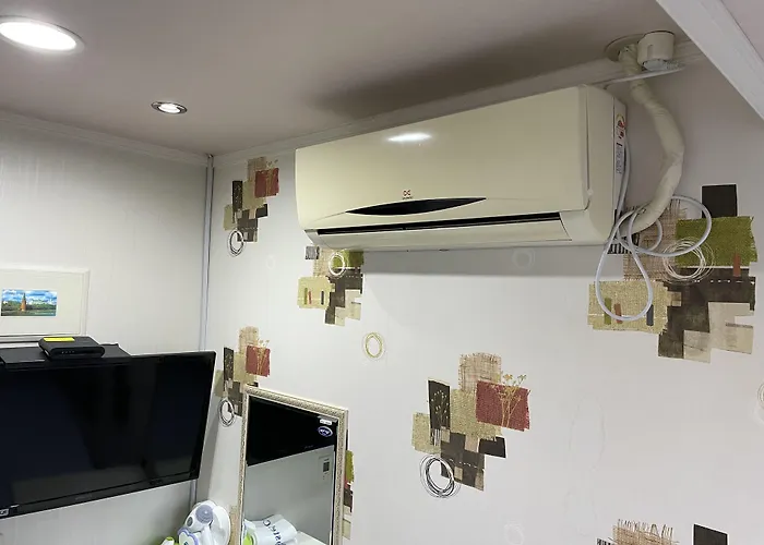 Chloe Hostel *