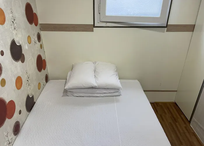 Hostel Chloe *